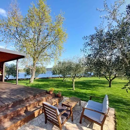 Ferienhaus House Ive- Romantische Flucht- Jacuzzi- Pool- By Interhome *