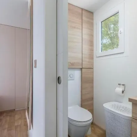 House Ive- Romantische Flucht- Jacuzzi- Pool- By Interhome Ferienhaus